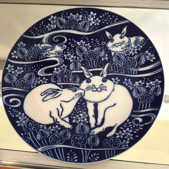 SIGMA BLUE RABBIT TABLESETTER SET OF 4 DINNER PLATES - Picture 6 of 6